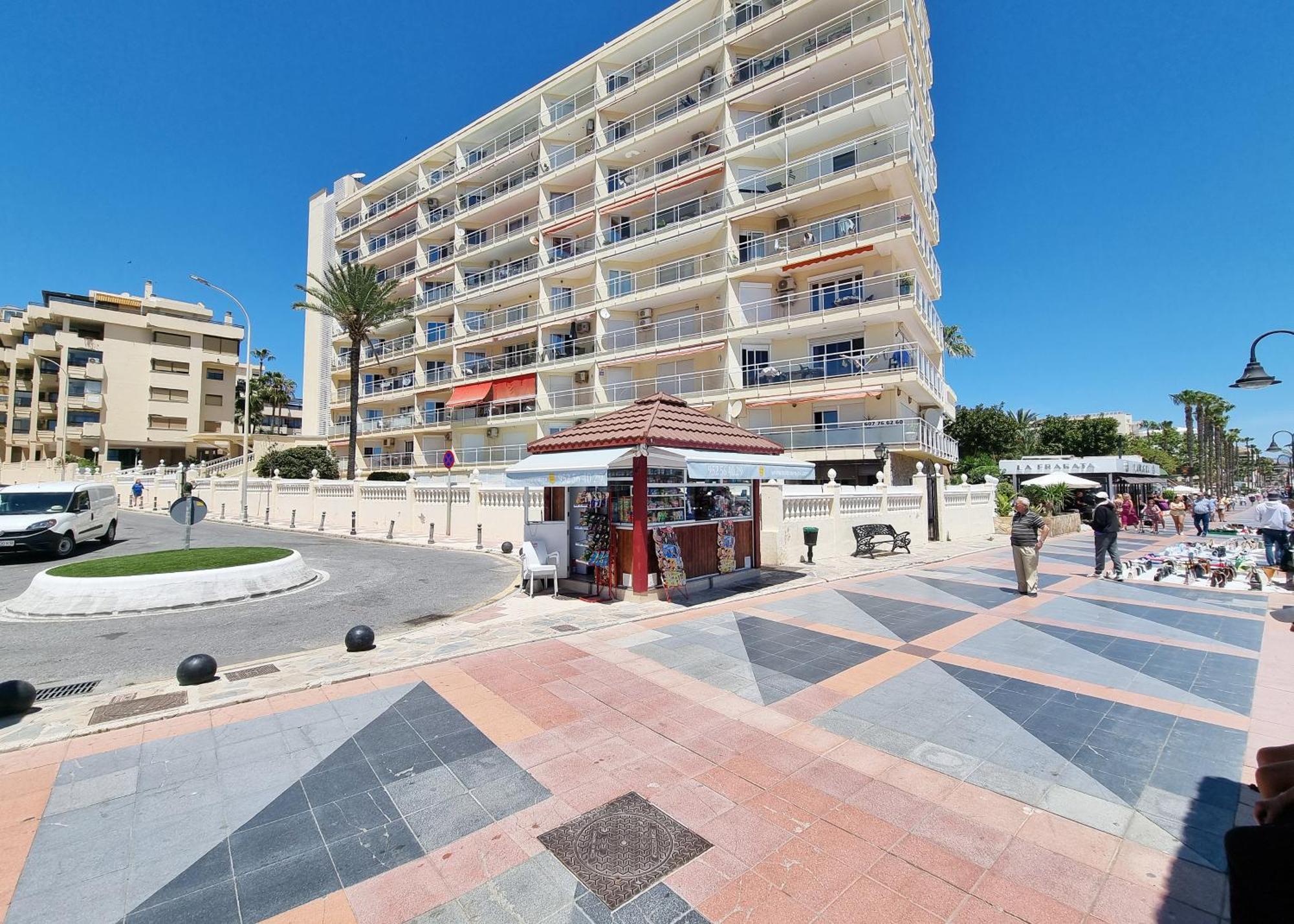 Tinoko Apartament In La Carihuela Beach Torremolinos Kültér fotó
