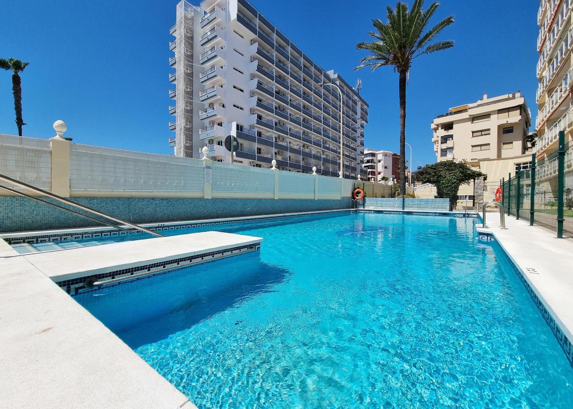 Tinoko Apartament In La Carihuela Beach Torremolinos Kültér fotó